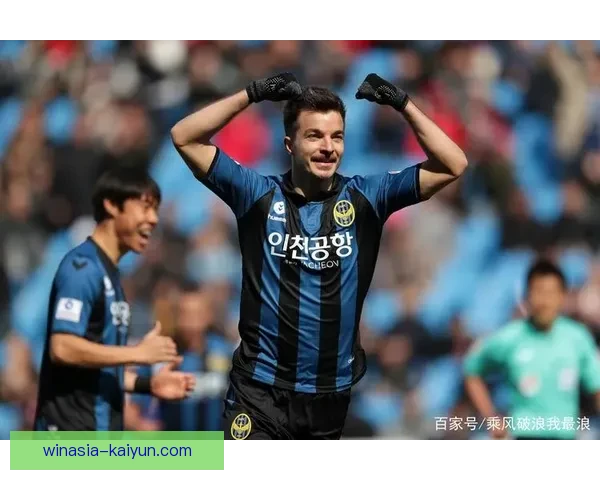 纳乔在本赛季表现稳定,持续提升球队防守竞争力。 纳乔在本赛季表现稳定,持续提升球队防守竞争力。